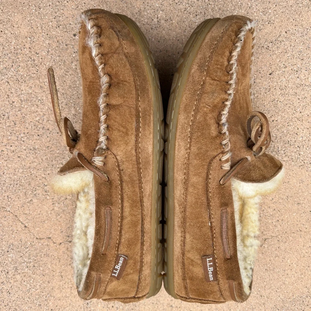 L.L. Bean Kids Moccasins Slippers Hard Bottom Lamb’s Fur Sz 4 Girl Boy